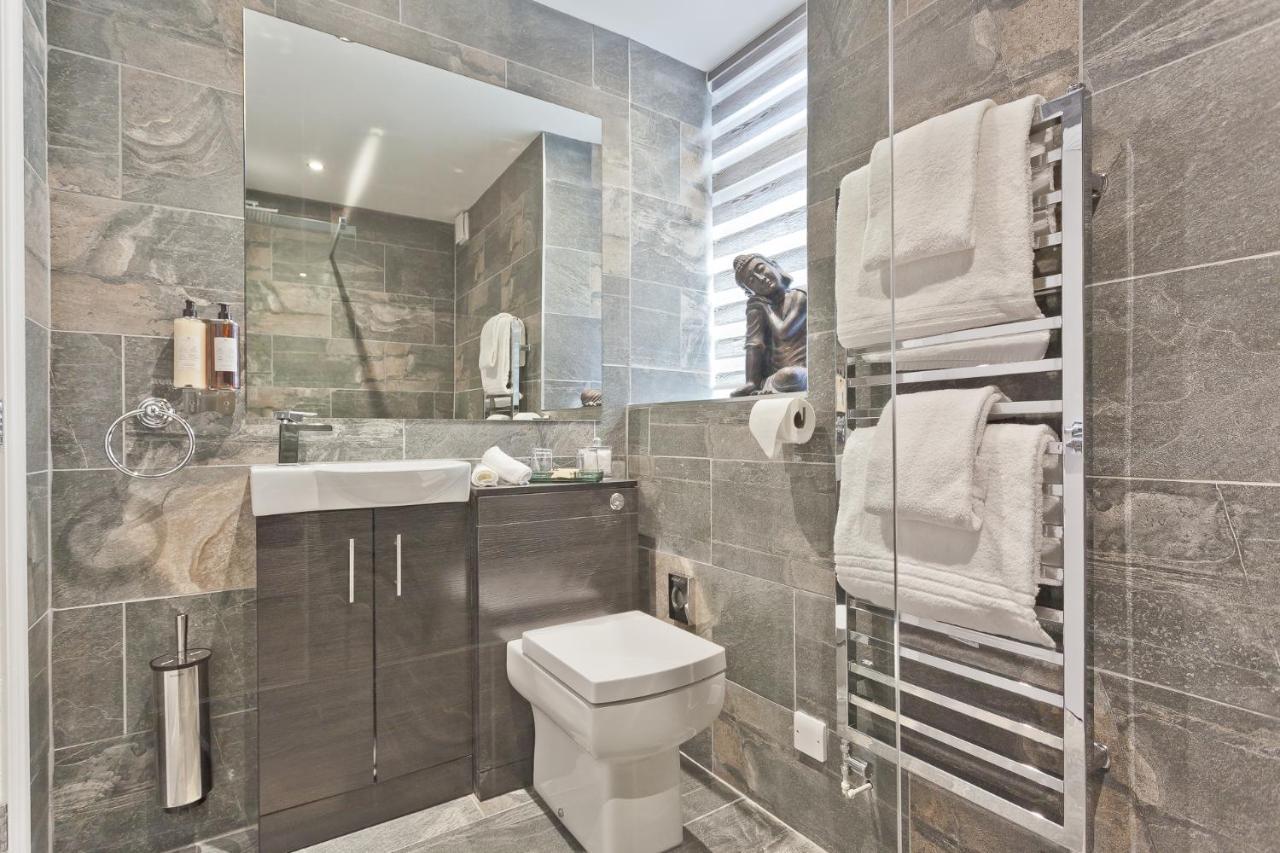 The Mews Boutique Deluxe Apartments, Sleep 2-6 People , Central Location, Free Parking Windermere Exterior foto