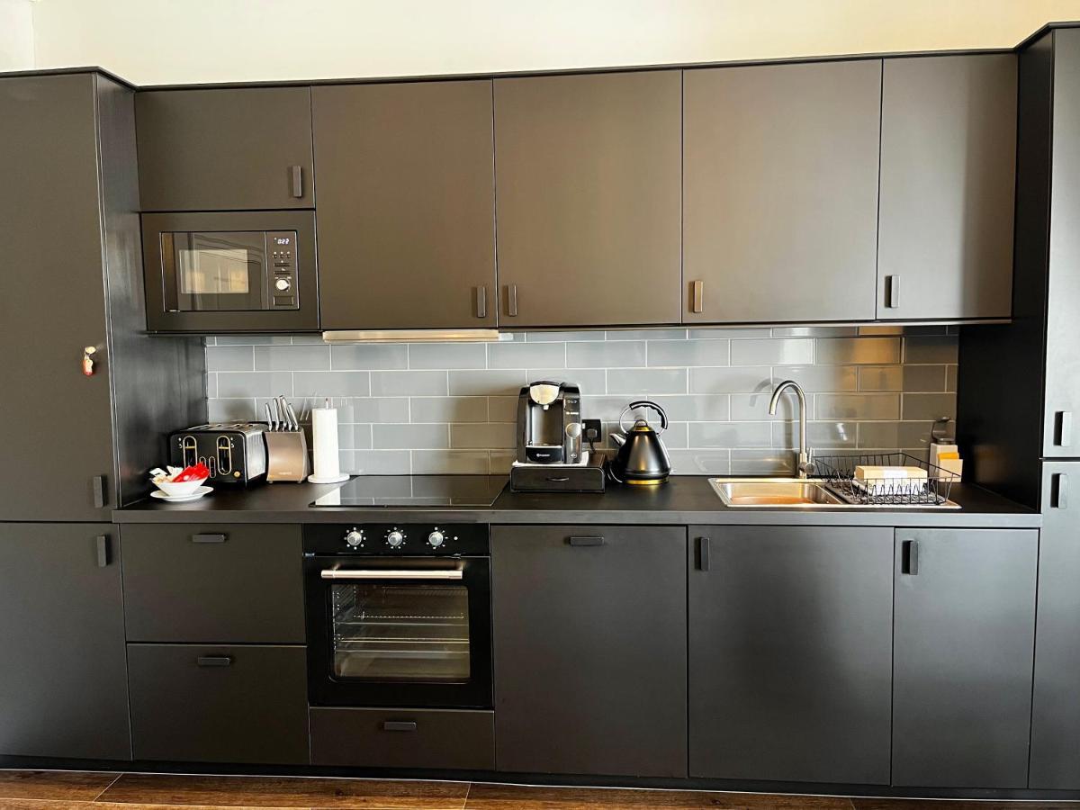 The Mews Boutique Deluxe Apartments, Sleep 2-6 People , Central Location, Free Parking Windermere Exterior foto